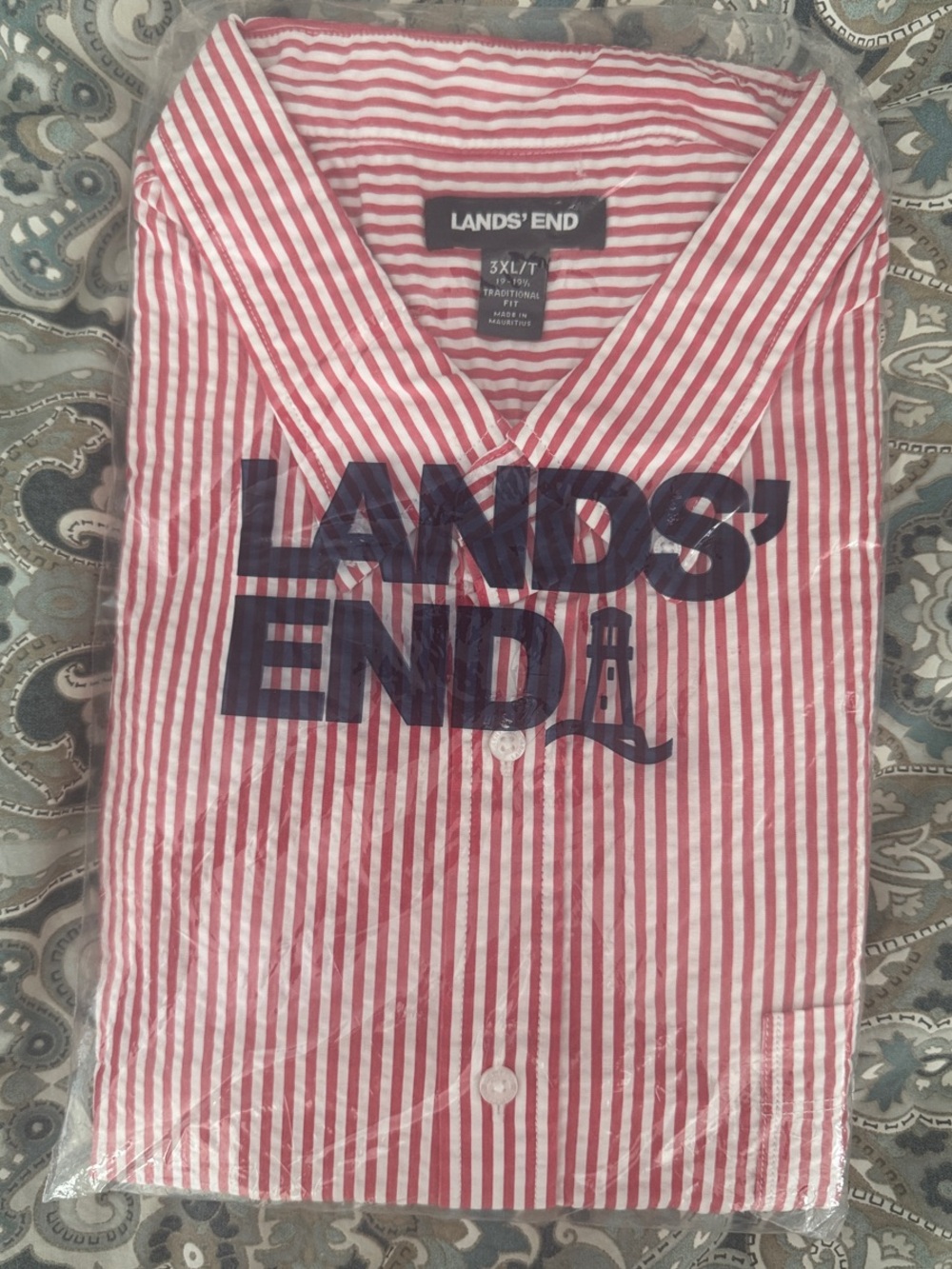 NWT Lands' End Seersucker Short Sleeved Button-Down Shirt